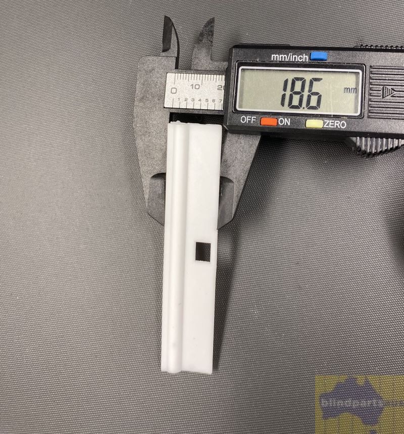 Vertical blind slat hanger for DIY blinds