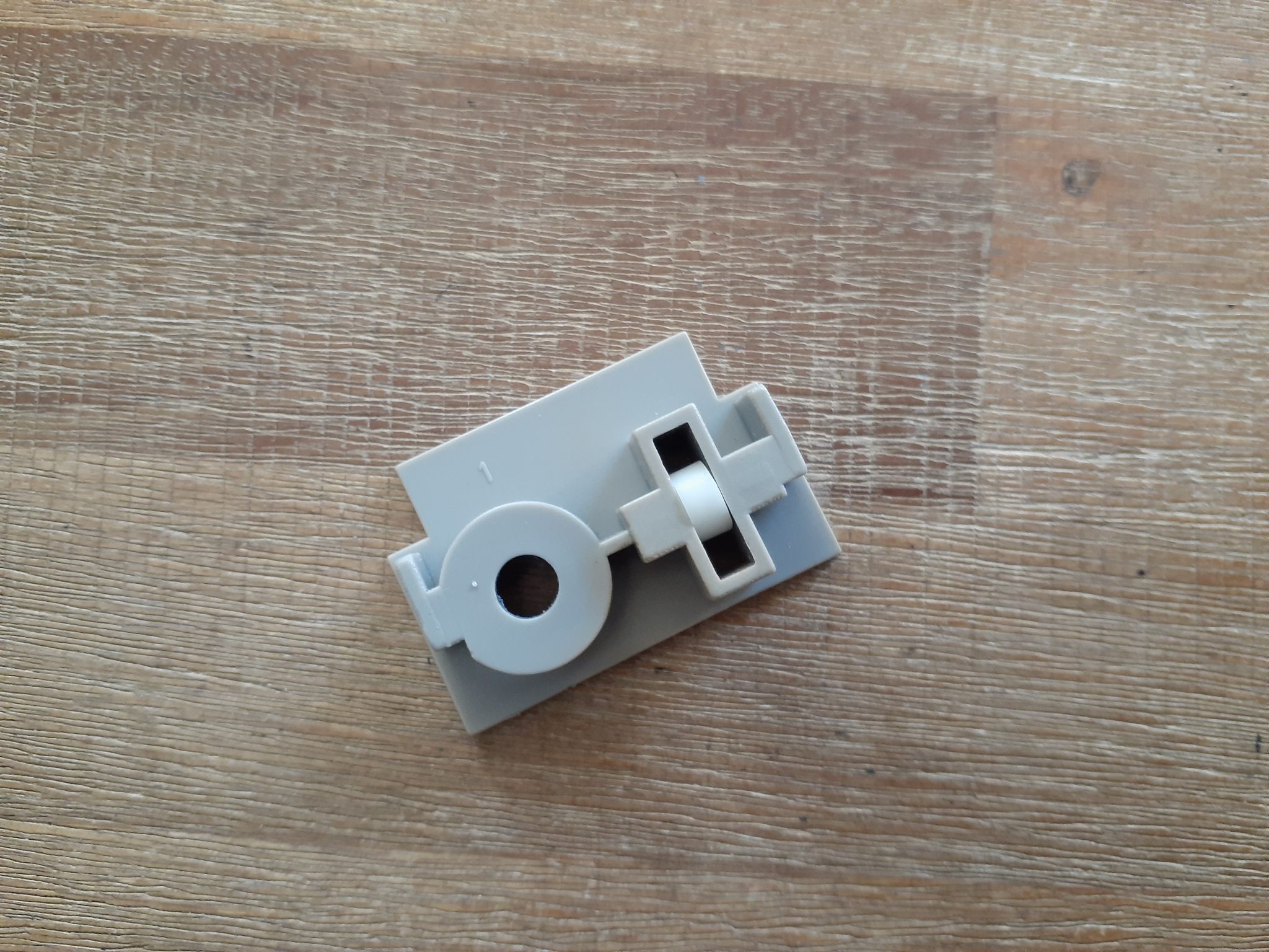 Return end or idler end Kresta Vertical Blinds...vintage V40