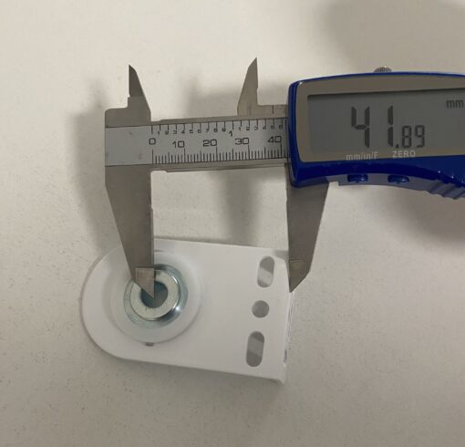 Bracket only - single centre bracket to suit 38mm drums on roller blinds operate independently - Image 2