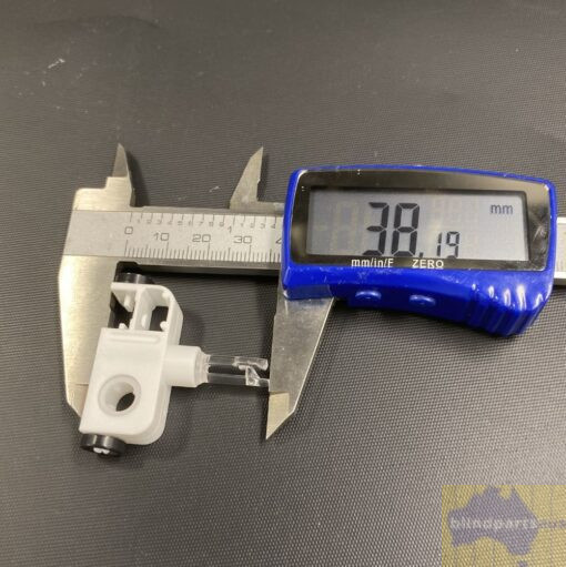 Vertical carrier plastic spacer peg type
